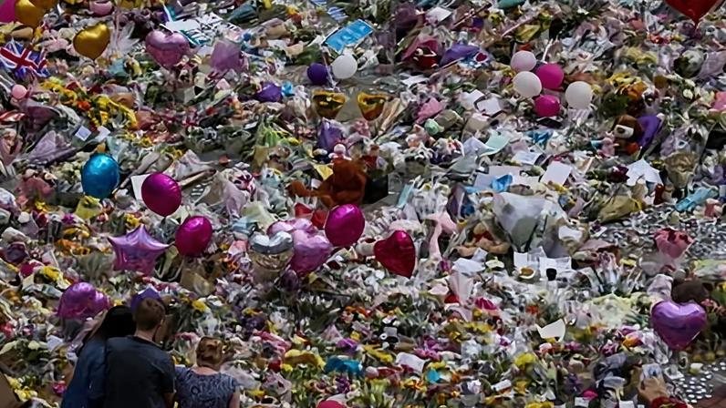 Famílias afetadas pelo ataque em Manchester pedem maior escrutínio ao MI5