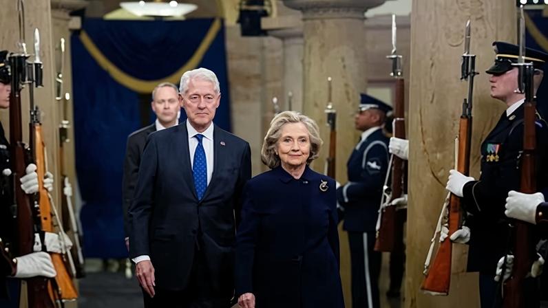 Bill e Hillary Clinton se recusam a testemunhar em investigação sobre Epstein