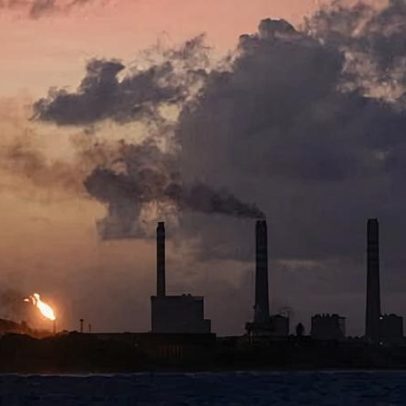 Trump diz que EUA investirão bilhões em petróleo venezuelano, céticos