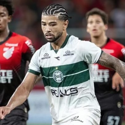 Lucas Ronier reestreia na Série A pelo Coritiba com novo status