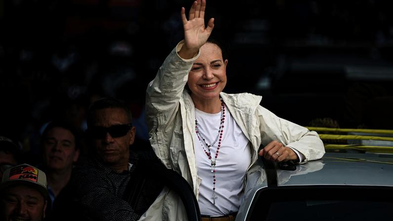 Trump diz que se reunirá com Machado da Venezuela na próxima semana