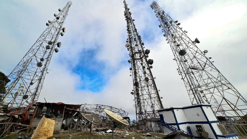 EUA exibem poder aéreo em missão de retirada de Maduro