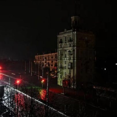 Ucrânia trabalha para restaurar energia no sudeste após ataques russos
