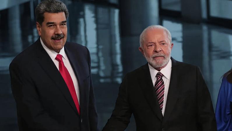 O presidente do Brasil, Luiz Inácio Lula da Silva e o ditador venezuelano, Nicolás Maduro, durante encontro no Palácio do Planalto, em Brasília. (Foto: EFE/Andre Coelho)