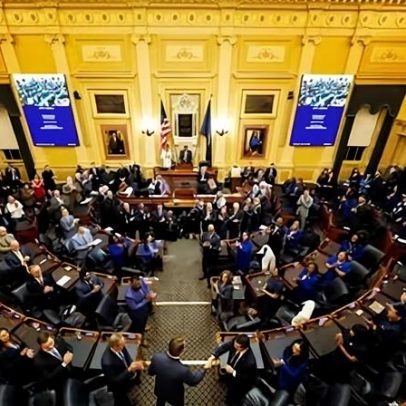 Virginia vota sobre redistritamento favorável aos democratas após avanço de plano