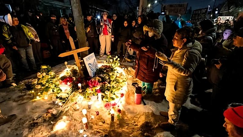 Prefeito de Minneapolis acusa federais de ocultar fatos sobre morte pelo ICE