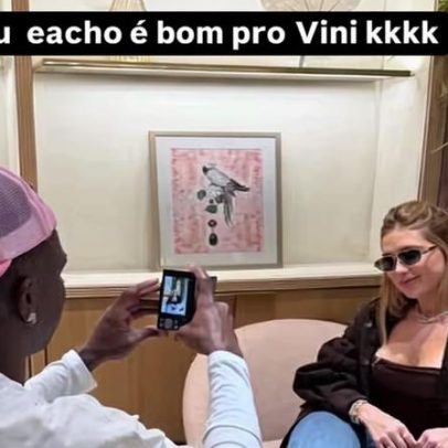 Vini Jr. fotografa Virginia Fonseca durante passeio por Madri