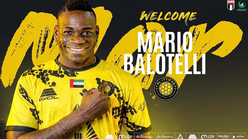 Balotelli é o novo reforço do Al-Ittifaq, lanterna da Segunda Divisão dos Emirados Árabes Unidos — Foto: Divulgação