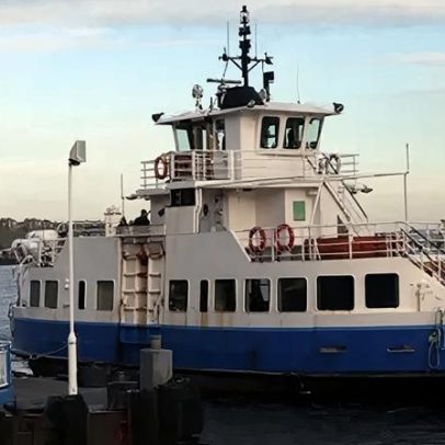 Serviço de ferry suspenso após danos da Tempestade Chandra