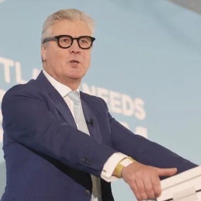Reform UK corta medidas verdes para financiar corte de £2 bi no IR na Escócia