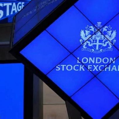 FTSE 100 rompe a marca de 10.000 pela primeira vez