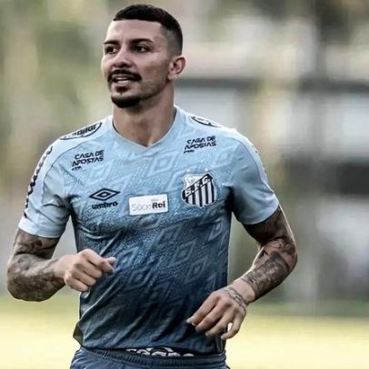 Às vésperas da reestreia, ex-Santos rescinde contrato e se aposenta
