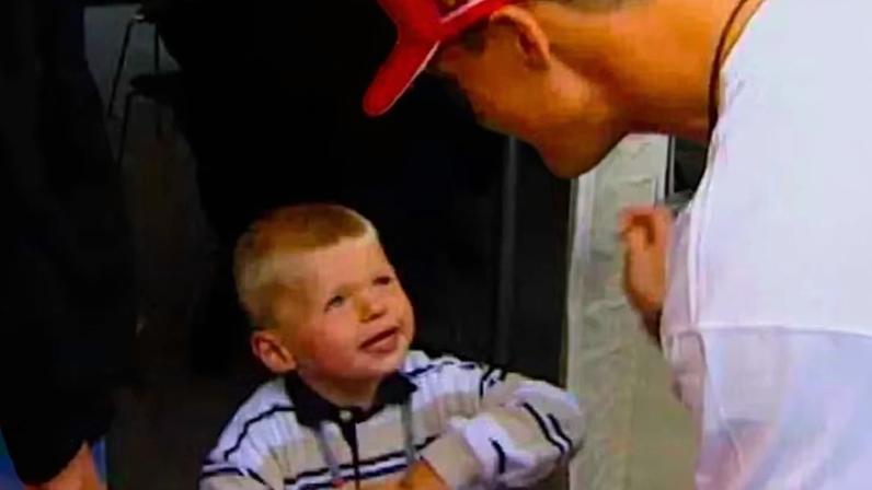 Max Verstappen ainda criança com Michael Schumacher — Foto: Reprodução