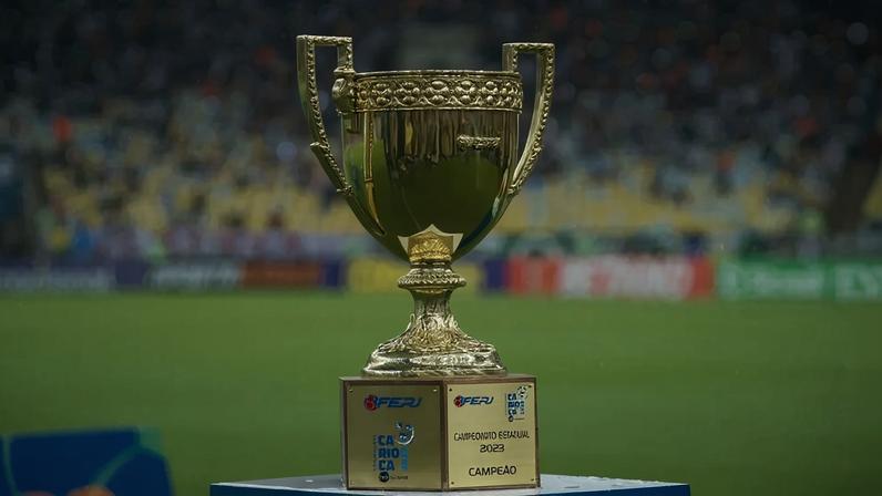 Troféu do Campeonato Carioca (Foto: Armando Paiva / Lance!)