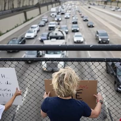 Protestos em viadutos de rodovias ganham visibilidade durante Trump 2.0
