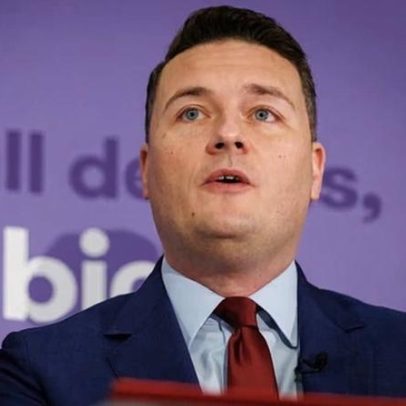 Wes Streeting acusa centro-esquerda de culpar o serviço civil