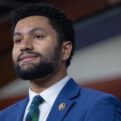 Deputado democrata sofre soco em ataque racista no Festival de Sundance