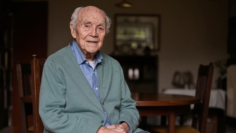 Ex-deputado trabalhista e ministro da Defesa Sir Patrick Duffy morre aos 105