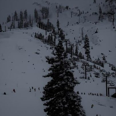 Avalanche na Serra Nevada, Califórnia, mata condutor de snowmobile