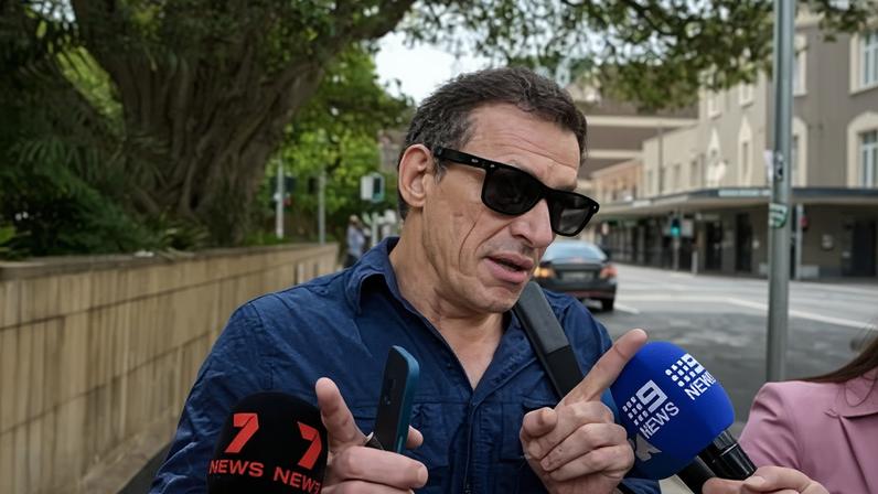 Homem acusado de ameaçar deputado apoia Team Australia após audiência