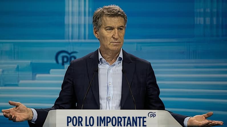 El presidente del Partido Popular, Alberto Núñez Feijóo, este domingo en Palexco, A Coruña.
