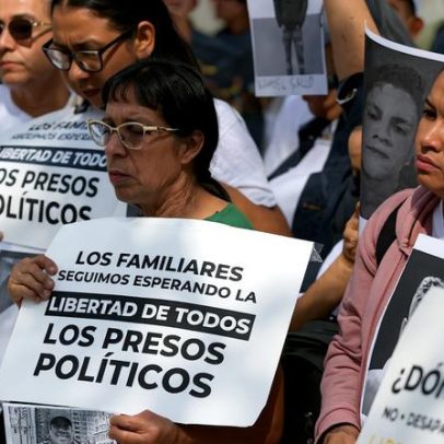 Venezuelanos na América Latina ponderam retornar ao país com cautela