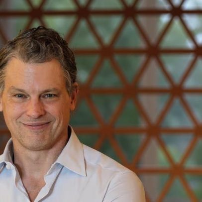 Netflix mira eventos ao vivo no Brasil e amplia videocasts, diz co-CEO global