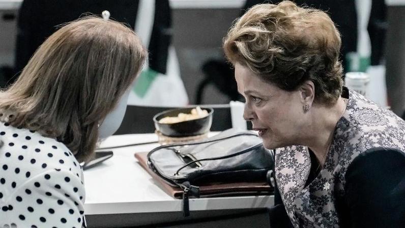 A secretária-executiva da Casa Civil, Miriam Belchior, e a ex-presidente Dilma Rousseff na COP