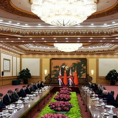 Starmer abre porta para visita de Xi Jinping ao Reino Unido após negociações