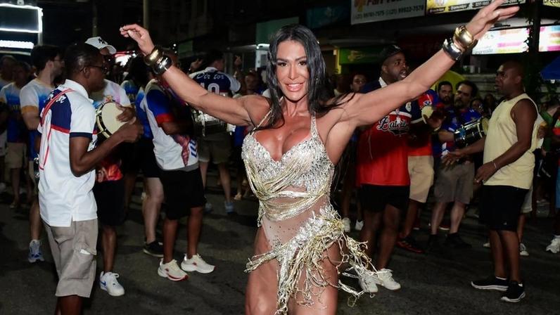 Gracyanne Barbosa define virilha sarada e lisinha em body bem cavado para ensaio do carnaval 2026. Fotos!