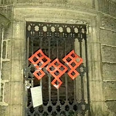 Túmulo de David Hume em Edimburgo é vandalizado com símbolos satânicos