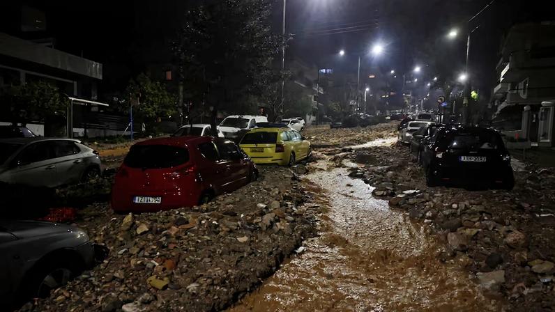 Storm hits Athens