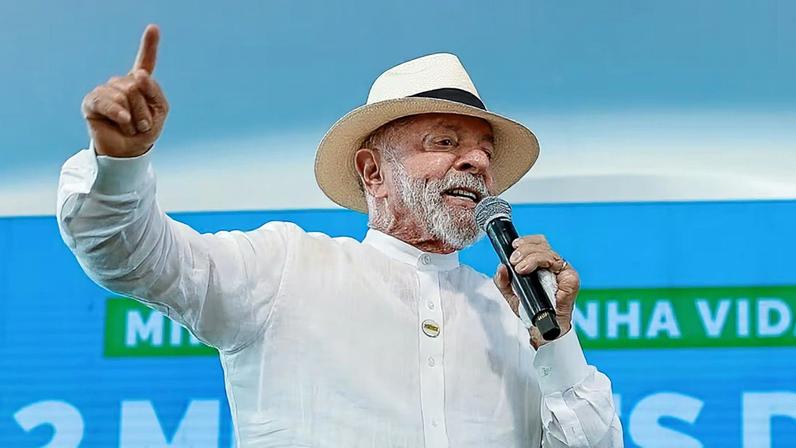 Lula durante evento; imagem associada à notícia