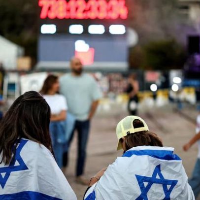 Após 844 dias, Israel desliga relógio que marcava tempo desde ataque 7 outubro