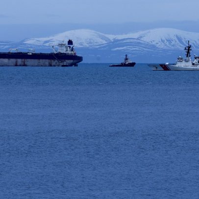 Capitão de petroleiro ligado à Venezuela é transferido para navio americano