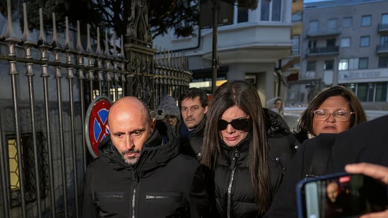 Bar owners questioned in Swiss fire investigation in Sion
