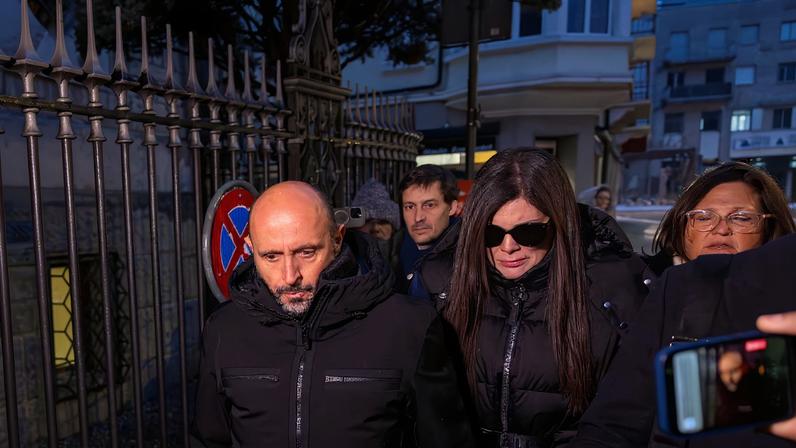 Jacques and Jessica Moretti, the couple who ran the Swiss bar in the ski resort of Crans-Montana which burst into flames during a New Year's Eve party, arrive for questioning at the Public Ministry of the Canton of Valais in Sion in southwestern Switzerland, January 9, 2026. REUTERS/Umit Bektas