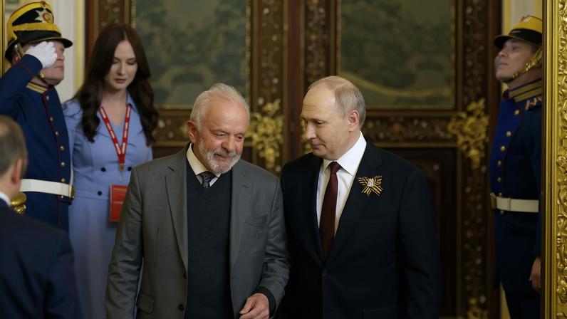 Lula (PT) telefonou para o ditador da Rússia, Vladimir Putin, nesta quarta-feira (14) (Foto: EFE/EPA/MAXIM SHEMETOV )