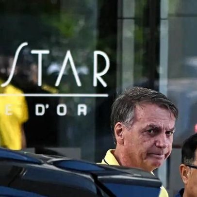 Defesa solicita autorização de visita de Carlos a Jair Bolsonaro na PF