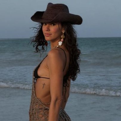 Bruna Marquezine aposta em nova marca brasileira de biquíni atemporal