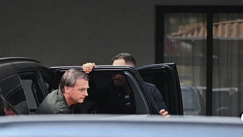 Advogado de direita diz que negativa a vistoria em cela de Bolsonaro é peça que faltava para denúncia em órgãos internacionais. (Foto: Andre Borges/EFE)