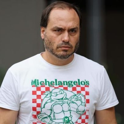 Carlos Bolsonaro comenta missão dada após Moraes negar domiciliar