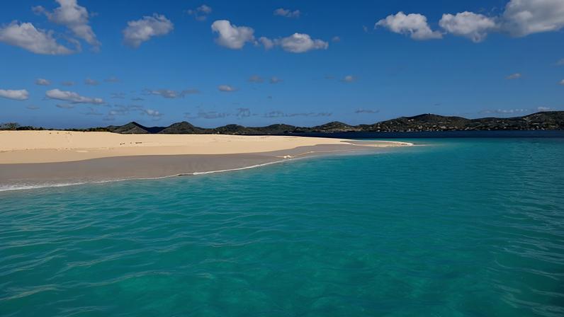 Mulher de Minnesota morre após ataque de tubarão nas Ilhas Virgens Americanas