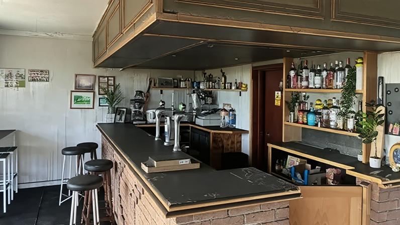 Incêndio durante tempestade Goretti danifica clube de críquete