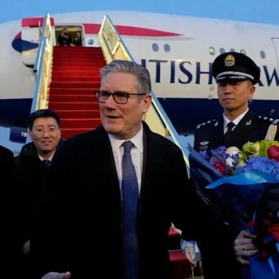 Diretores de museus britânicos acompanham PM em missão cultural à China