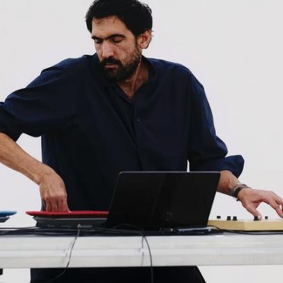 Tarek Atoui assume Turbine Hall do Tate Modern neste outono