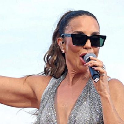 Ivete Sangalo é fotografada de biquíni após separação de Daniel Cady