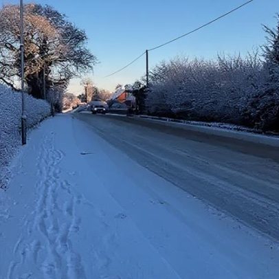 Operações de espalhamento de sal continuam diante de aviso de neve