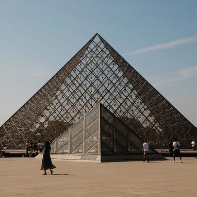Planos de €6 milhões para o Louvre são irreais e devem ser cancelados