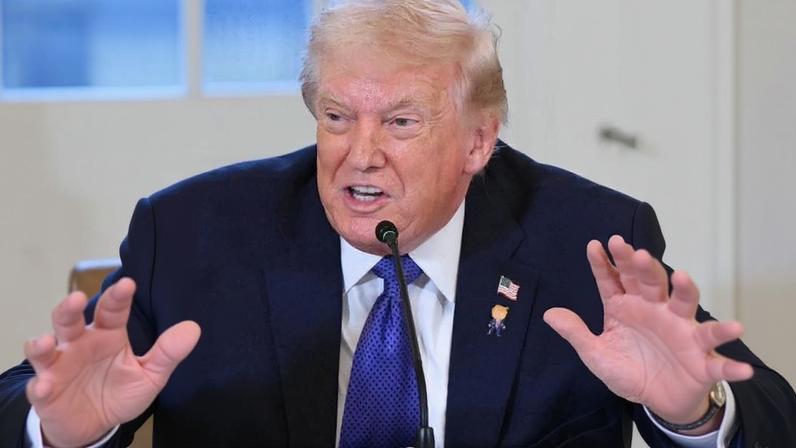 Presidente dos EUA, Donald Trump, conversa com representantes de petroleiras sobre Venezuela